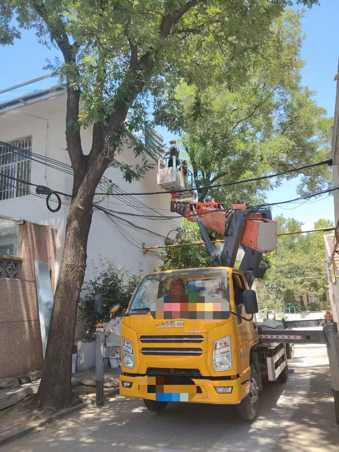 连州市高空作业车能吊装重物吗？最大承载多少公斤？
