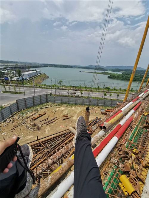 连州市作业中发生设备损坏或人员意外，责任怎么划分？