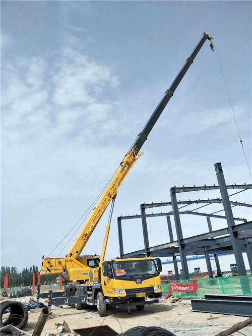 连州市超高层建筑钢结构吊装案例